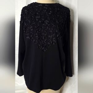 Vintage Black Long Batwing Sleeve Ribbon Embroidered Front Top. Size M/L No Tags
